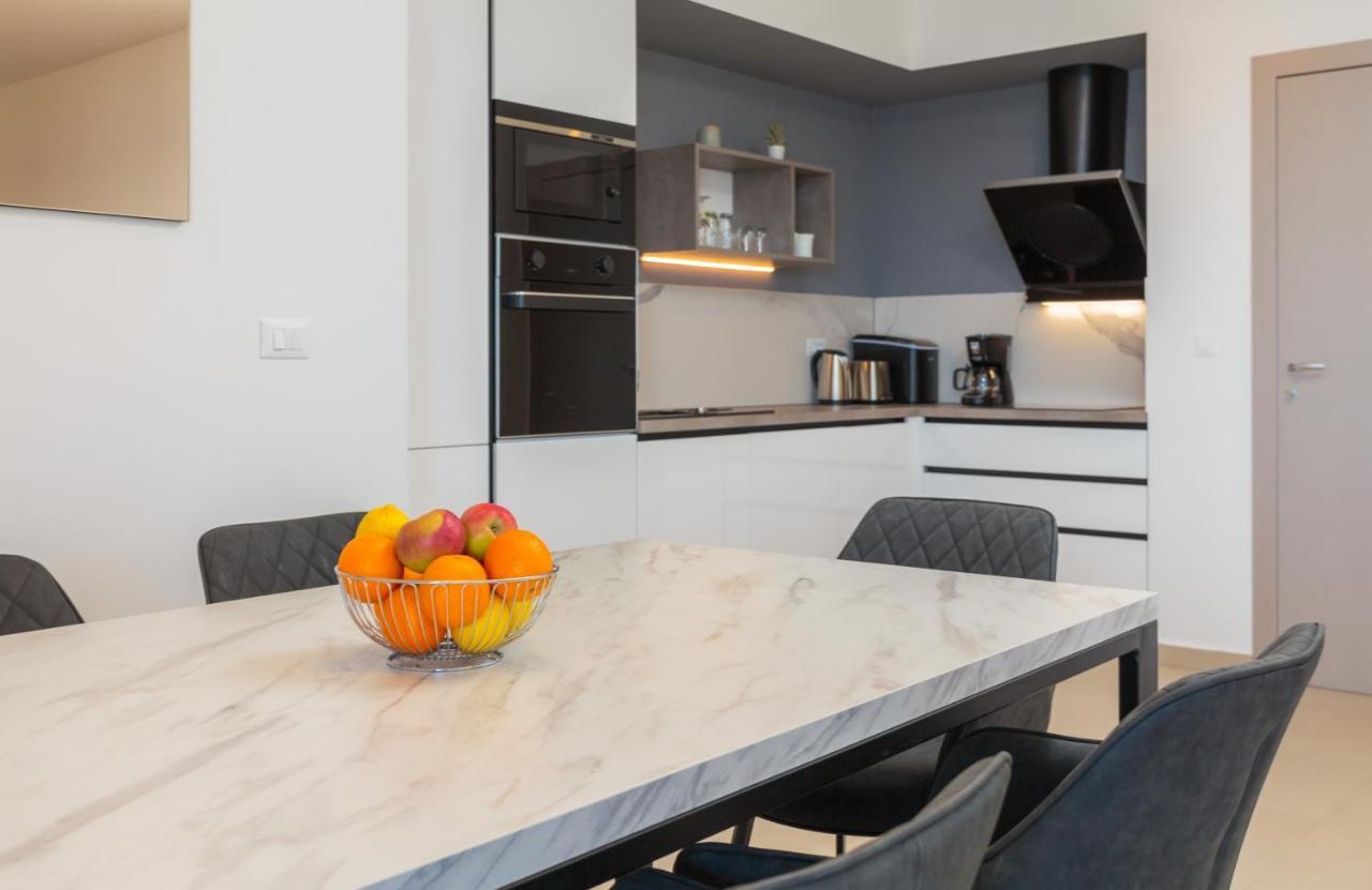 Villa Four Brothers - Middle Floor Podstrana Bagian luar foto